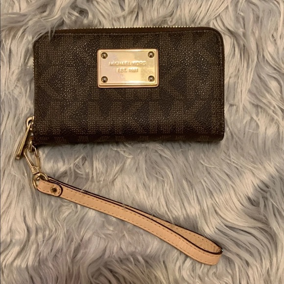 Authentic Michael Kors Wallet & Purse - Picture 2 of 6